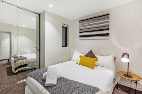 Experience Platinum Hotel Apartments Melbourne Luaran gambar